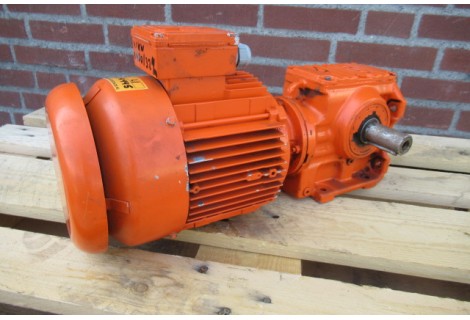 32 RPM 1,1 KW Asmaat 30 mm. Used